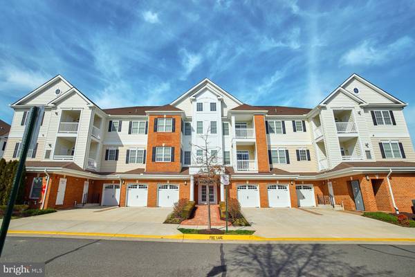 15211 ROYAL CREST DR #204, Haymarket, VA 20169