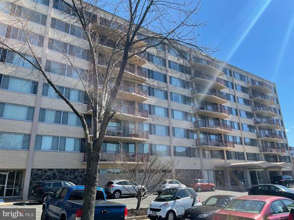 5353 COLUMBIA PIKE #609, Arlington, VA 22204