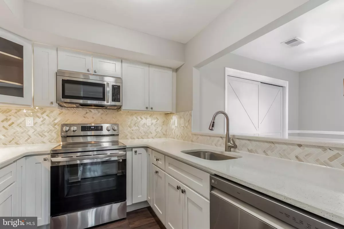 Bedminster, NJ 07921,37 RAY CT