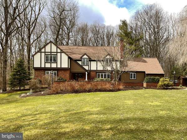 1346 DEERFIELD DR, State College, PA 16803