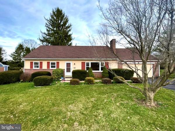 1925 BLOOMINGDALE AVE, Lancaster, PA 17601