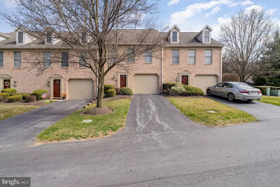 1242 HUNTERS RIDGE DR, Mechanicsburg, PA 17050