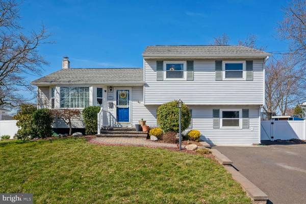 135 GARY DR, Hamilton Township, NJ 08619