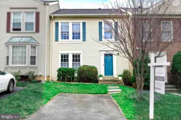 Fairfax, VA 22033,3883 MOHR OAK CT