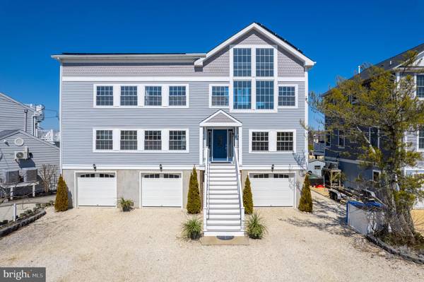 8 WILLARD DR, Manahawkin, NJ 08050