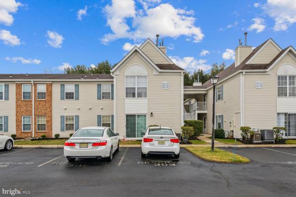 301-A VIOLET DR, Mount Laurel, NJ 08054