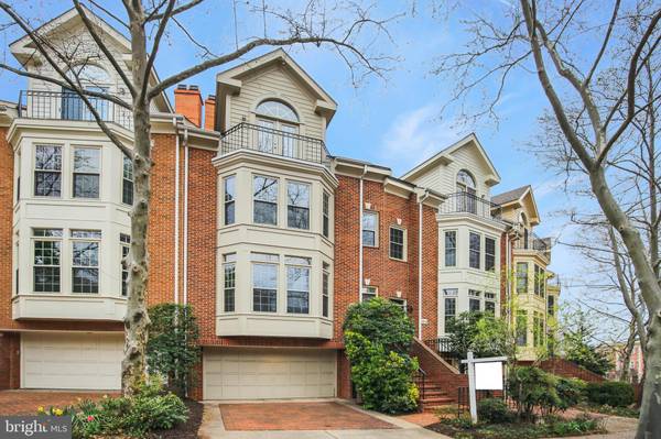 1536 N COLONIAL TER, Arlington, VA 22209