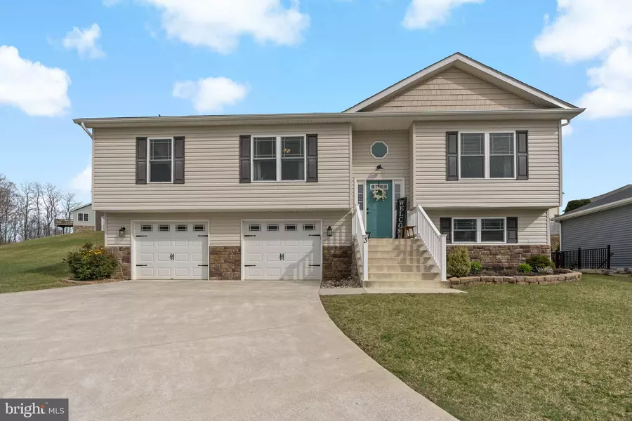 3 BRANT LN, Martinsburg, WV 25403