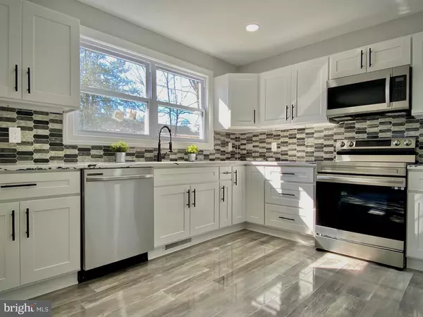 Burlington, NJ 08016,52 W 5TH ST