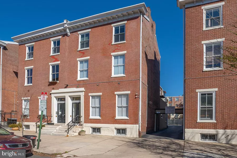 1613 GREEN ST #3, Philadelphia, PA 19130