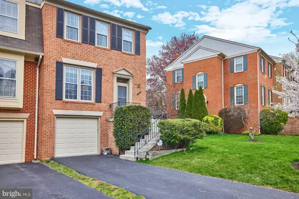 4218 SLEEPY LAKE DR, Fairfax, VA 22033