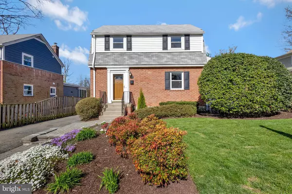 56 S ABERDEEN ST, Arlington, VA 22204