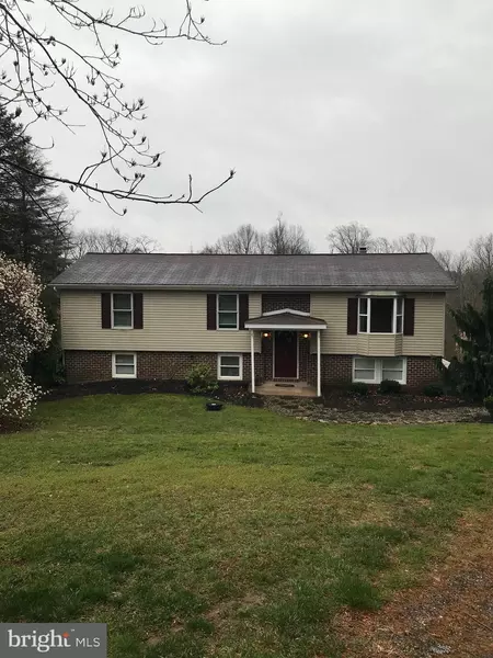 22 CANADOCHLY CIR, York, PA 17406