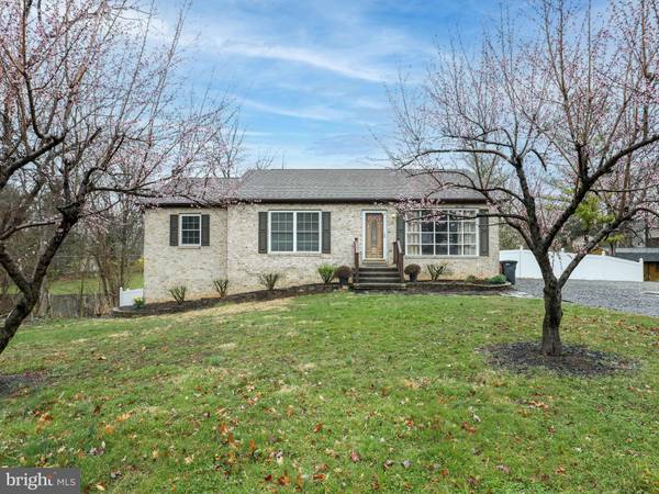 57 WEBHANNET DR, Charles Town, WV 25414