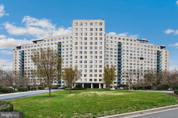 North Bethesda, MD 20852,10401 GROSVENOR #1413