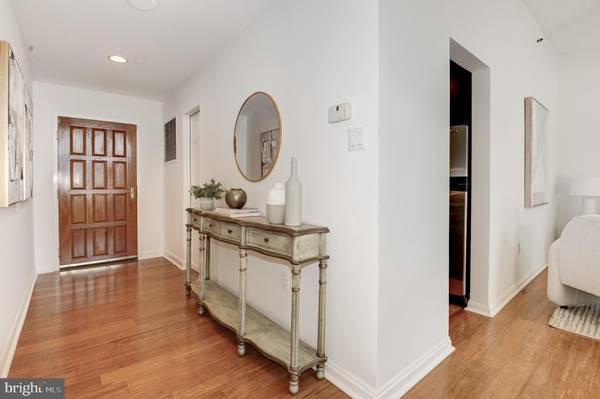 Arlington, VA 22209,1530 KEY BLVD #129