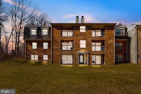 5819 COVE LANDING RD #102, Burke, VA 22015