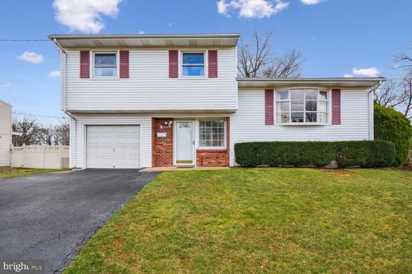 4 ESTOK RD, Edison, NJ 08817