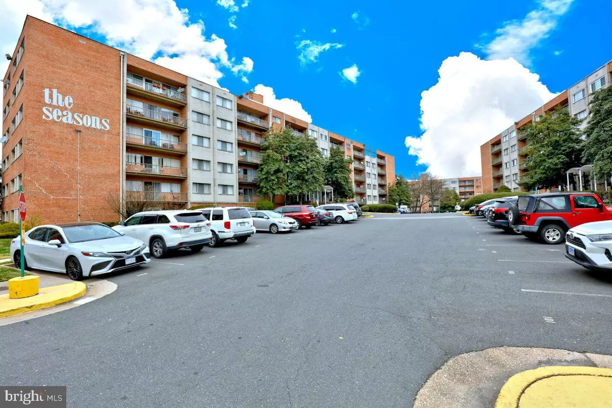 Alexandria, VA 22312,5851 QUANTRELL AVE #109