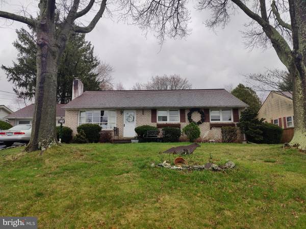 15 DILL AVE, Perkasie, PA 18944