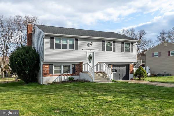 Pennsville, NJ 08070,1 FENWICK LN