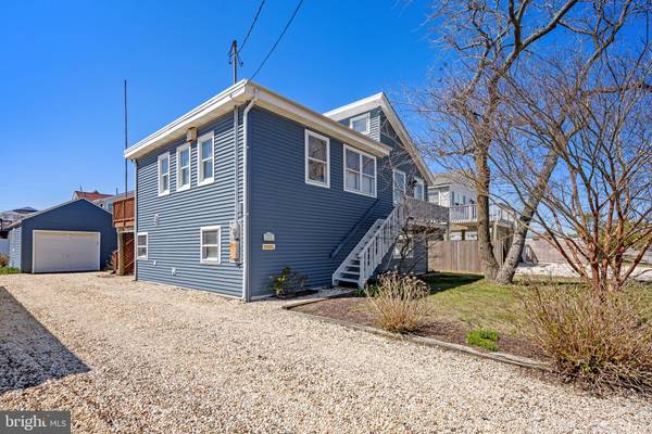 228 W 6TH ST, Ship Bottom, NJ 08008