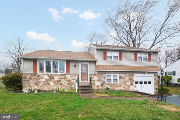 1027 HOWARD RD, Warminster, PA 18974