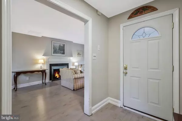 Alexandria, VA 22308,8001 FORT HUNT RD