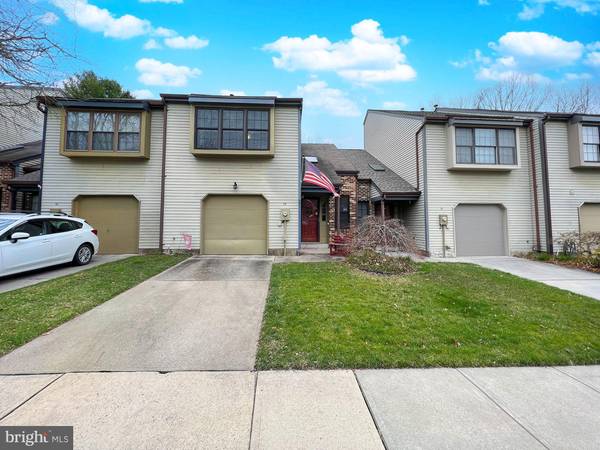 15 CHARLENE CT, Robbinsville, NJ 08691