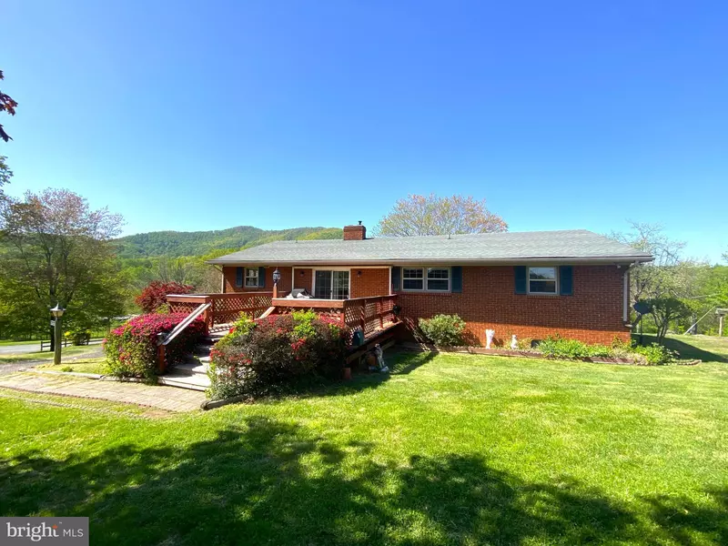 838 WOODWARD RD, Sperryville, VA 22740