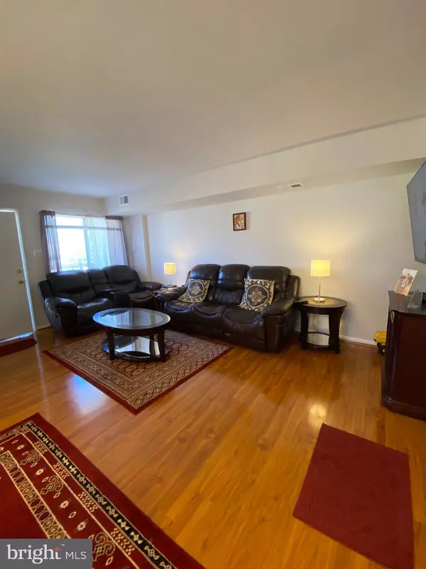 Alexandria, VA 22309,8412 BENECIA CT #30