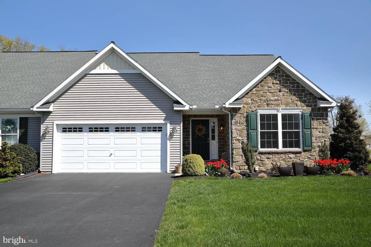 Mount Joy, PA 17552,5293 OAK LEAF DR