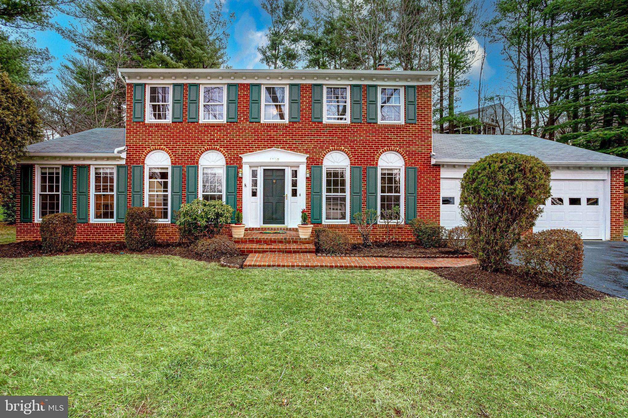 1207 WINTER HUNT RD, Mclean, VA 22102