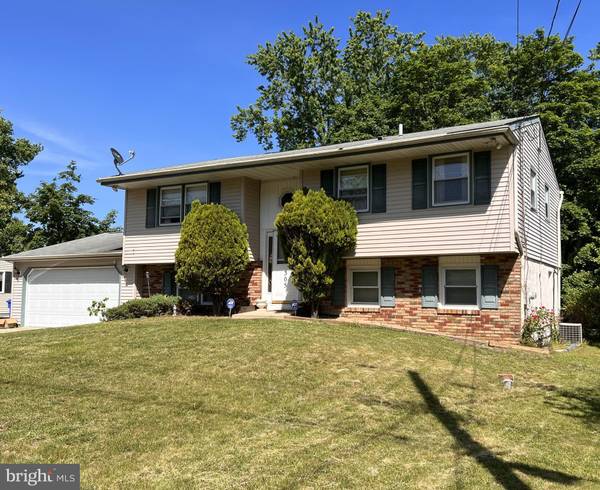 305 APACHE TRL, Browns Mills, NJ 08015