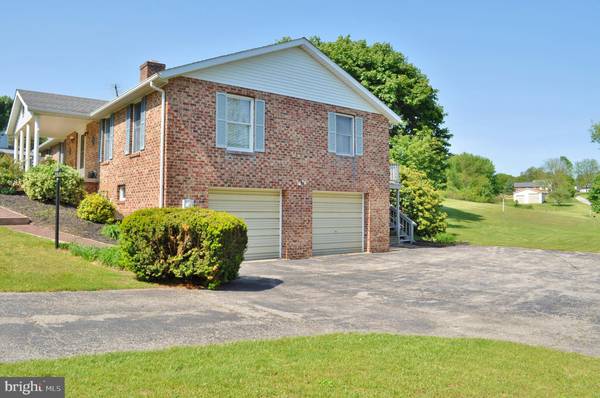 New Freedom, PA 17349,15 MULBERRY LN