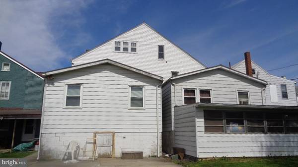 Shippensburg, PA 17257,18-20 N WASHINGTON ST