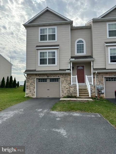 142 WHEATSTONE LN, Lebanon, PA 17042