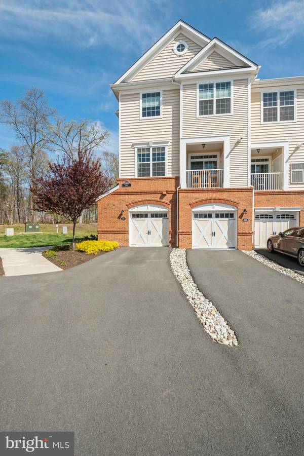 23245 MILLTOWN KNOLL SQ #105, Ashburn, VA 20148