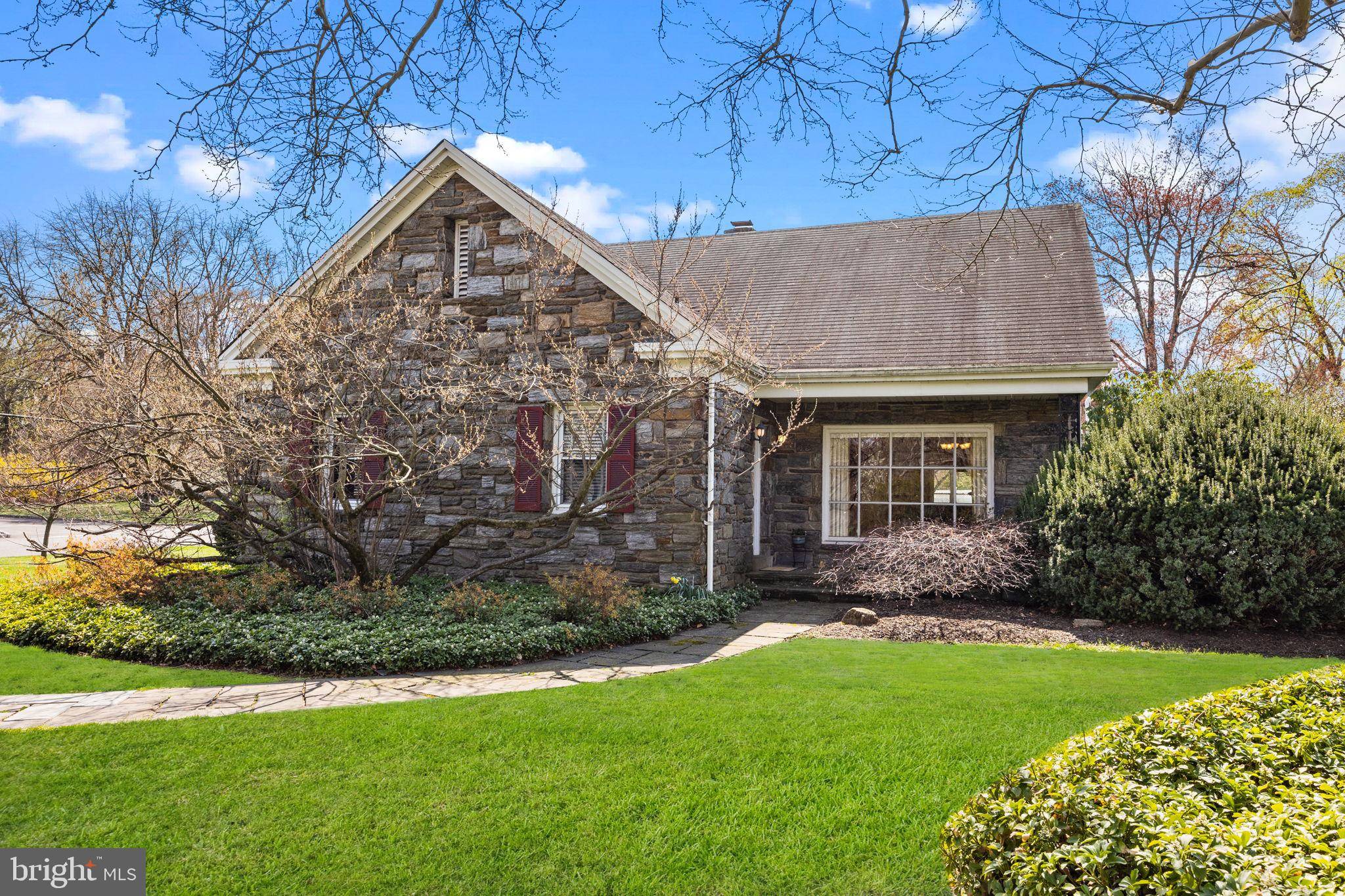 2001 YARDLEY, Yardley, PA 19067
