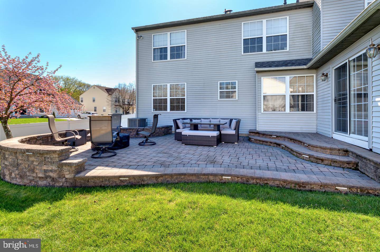 Marlton, NJ 08053,8 GROVE CT