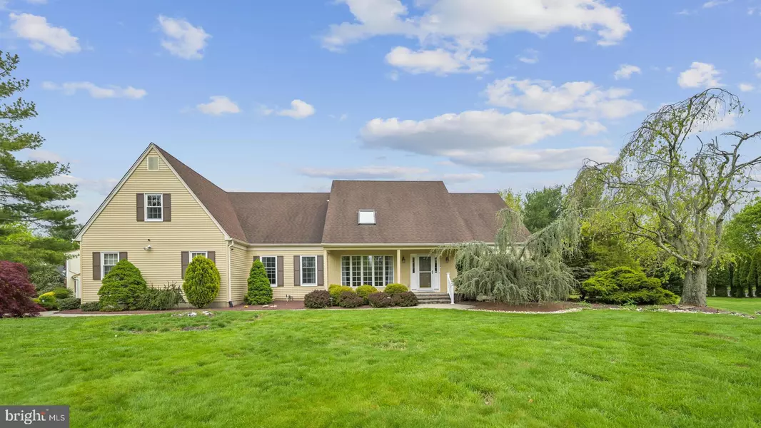 2 CRANSTON CT, Princeton Junction, NJ 08550