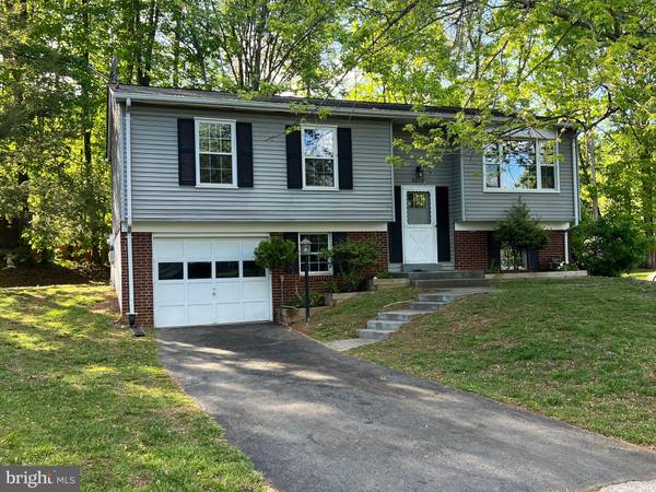 5616 SAINT CHARLES DR, Woodbridge, VA 22193