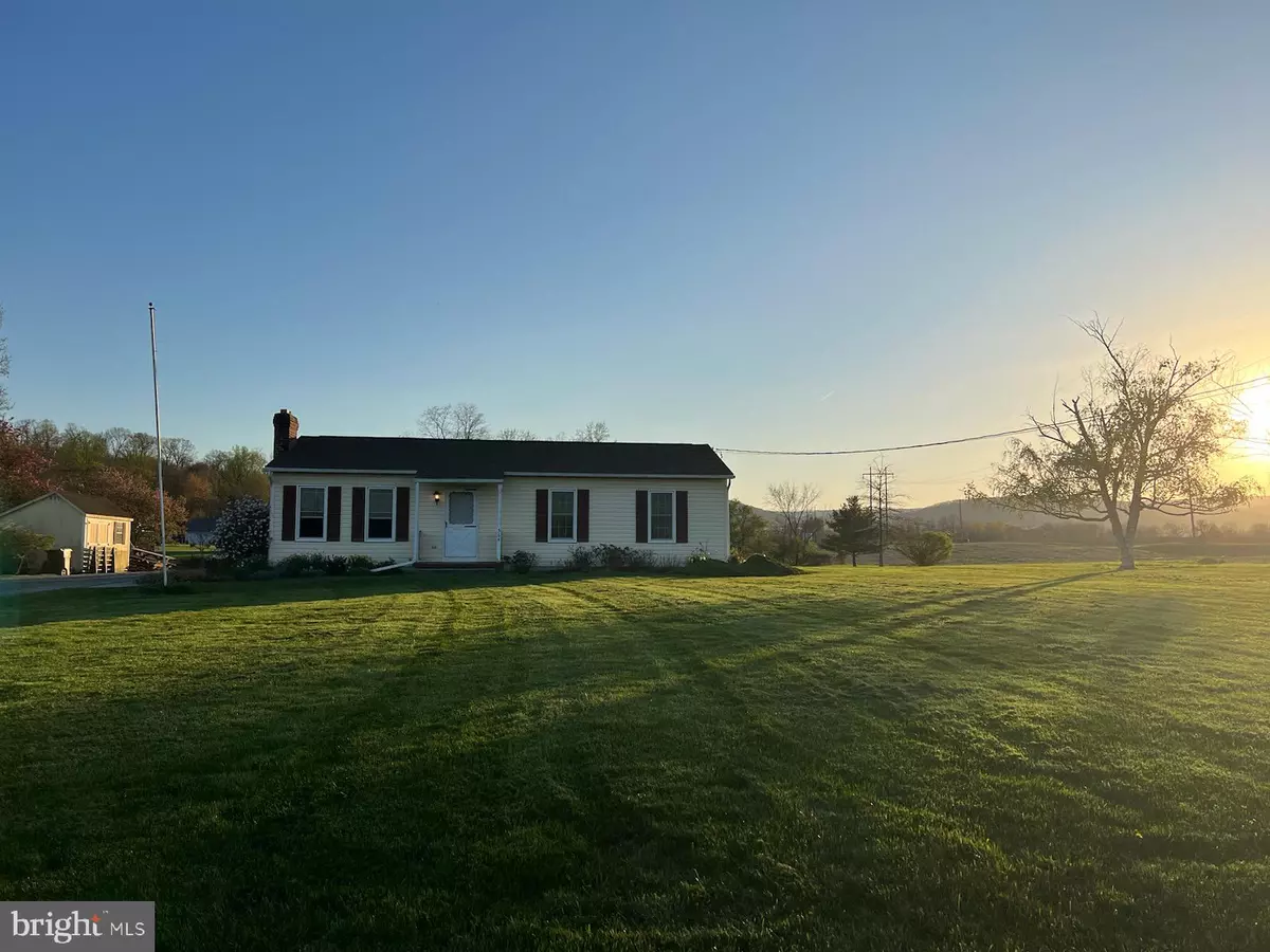 Orrtanna, PA 17353,564 RAILROAD LN