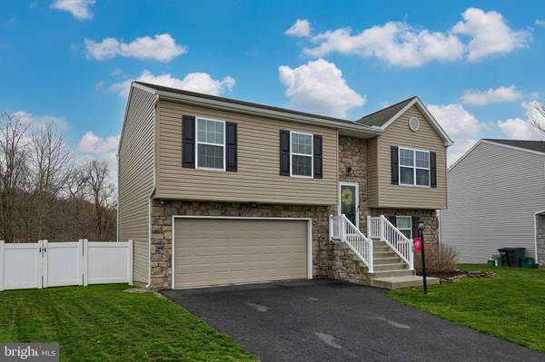 Bainbridge, PA 17502,169 PENN OAK DR