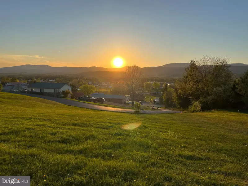 EVENING SUN DRIVE, Moorefield, WV 26836