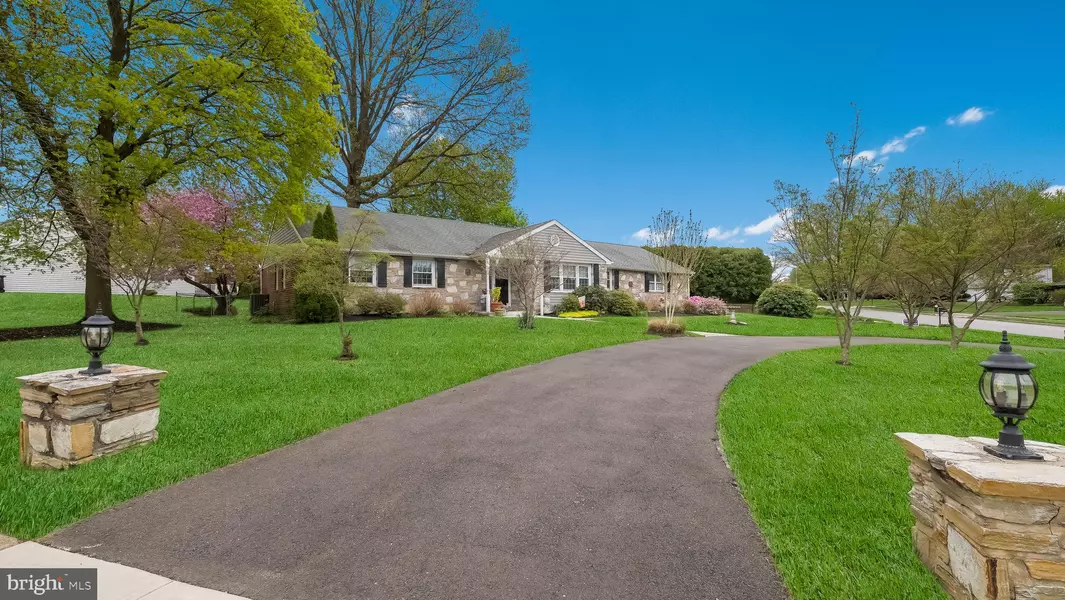 1033 CORN CRIB DR, Huntingdon Valley, PA 19006