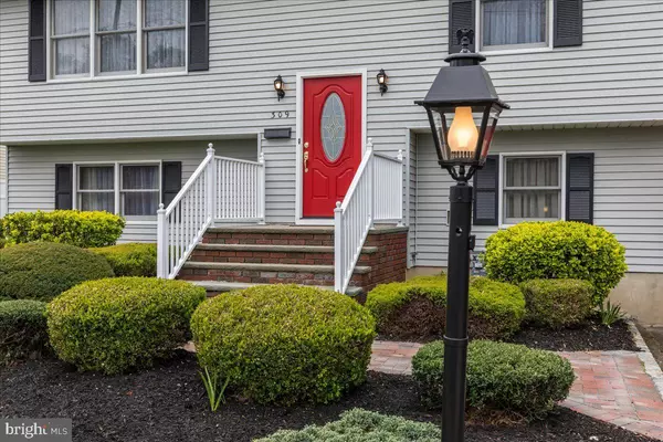 Manville, NJ 08835,309 WHITE AVE