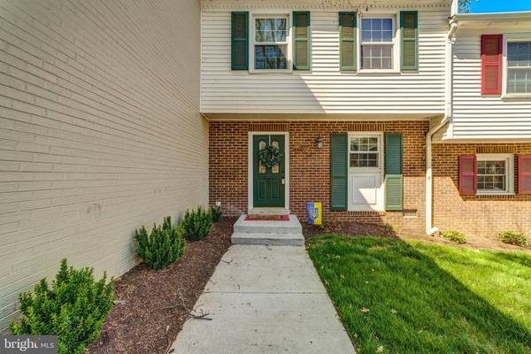 7736 TIVERTON DR, Springfield, VA 22152