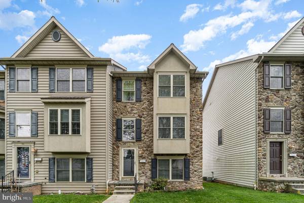 679 E WALNUT ST, Hanover, PA 17331