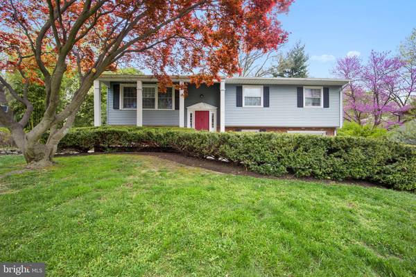 37 KIRBY DR, Morrisville, PA 19067